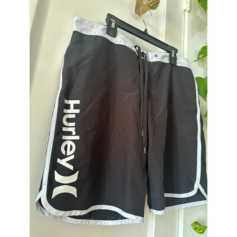 Hurley Men’s size 9 black swim shorts